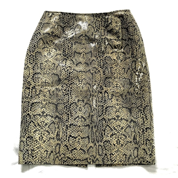 Danier Dresses & Skirts - Danier Leather Snakeskin Print Skirt Size 8